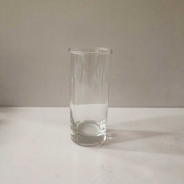 透明玻璃杯