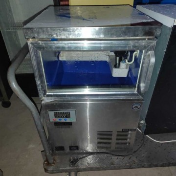 回收出售制冰机商用奶茶店大型大容量小型全自动方块机