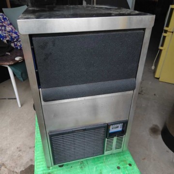 回收出售制冰机商用奶茶店大型大容量小型全自动方块机