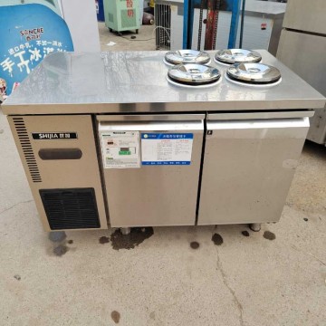 出售回收卧式双门工作台操作台冷藏柜风冷冷冻开四个放冰激凌圆筒