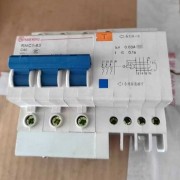 回收家用空气开关小型断路器带漏电保护控制开关3P+N32A