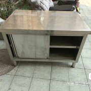 出售回收304不锈钢拉门工作台厨房无缝焊接商用切菜桌子长方形