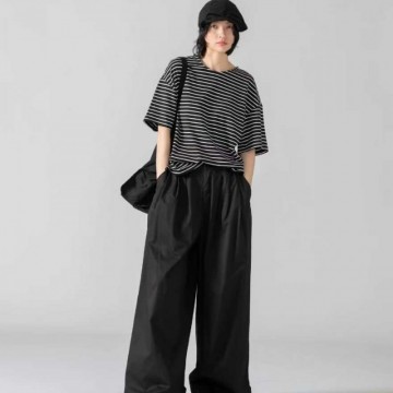 白色加黑色条纹短袖上衣搭配2025新款舒适女裤服饰知性优雅