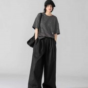白色加黑色条纹短袖上衣搭配2025新款舒适女裤服饰知性优雅