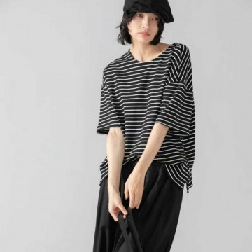 白色加黑色条纹短袖上衣搭配2025新款舒适女裤服饰知性优雅