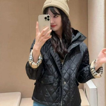 新款女士小款羽绒服轻薄保暖时尚轻盈显瘦舒适