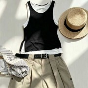 夏日套装时尚女士小背心吊带无袖衫穿搭舒适搭配军绿色短裤凉爽