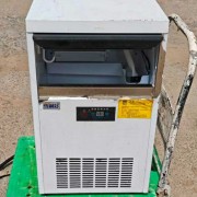 雪利多制冰机型号:HB-32 风冷产冰量:32公斤/24小时