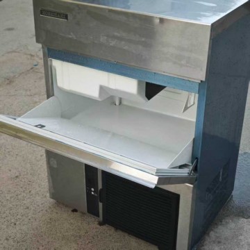星崎IM-65NE-LM制冰机全自动奶茶店KTV大方冰硬冰机